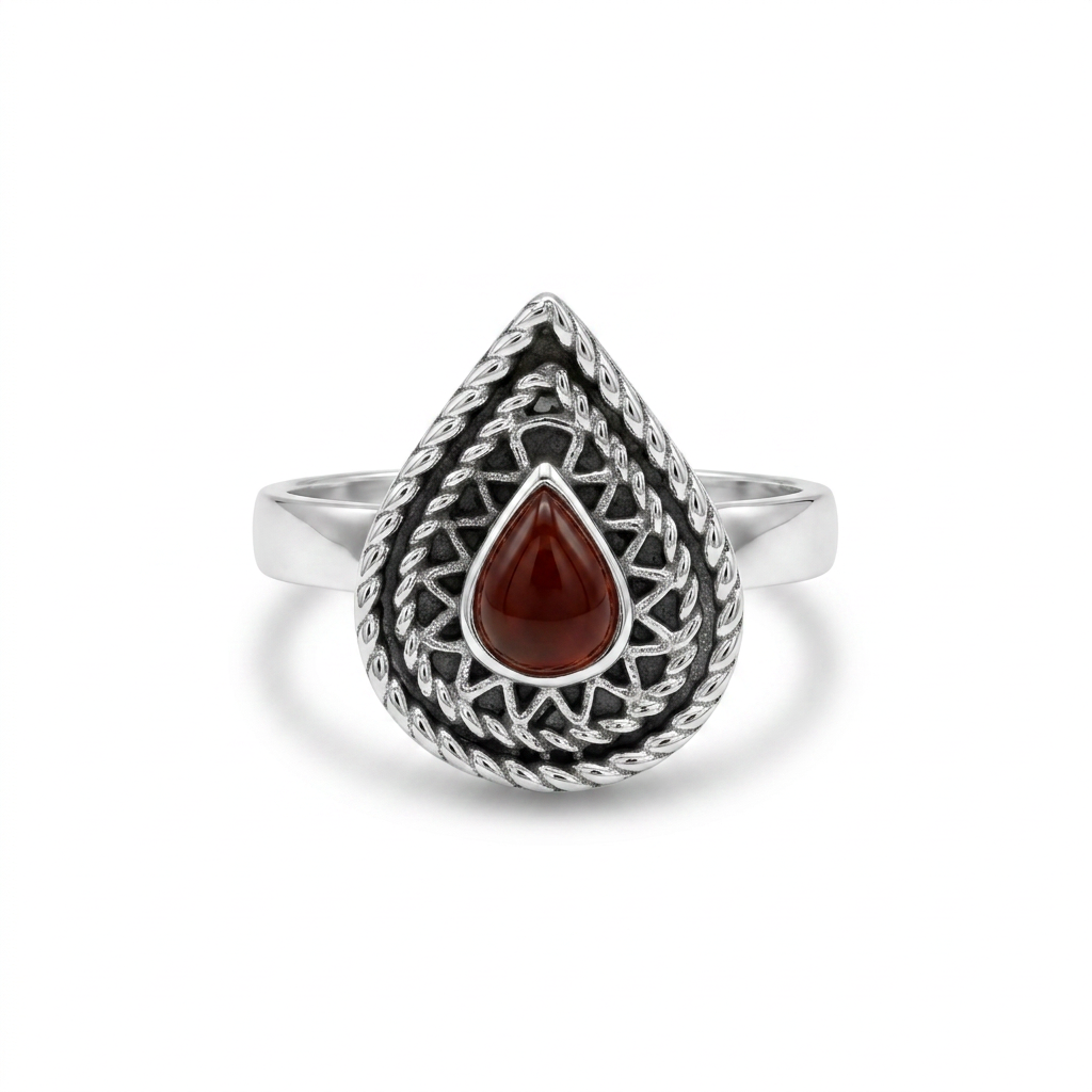 925 Silver Heritage-Inspired Ring with a Teardrop Agate Stone
