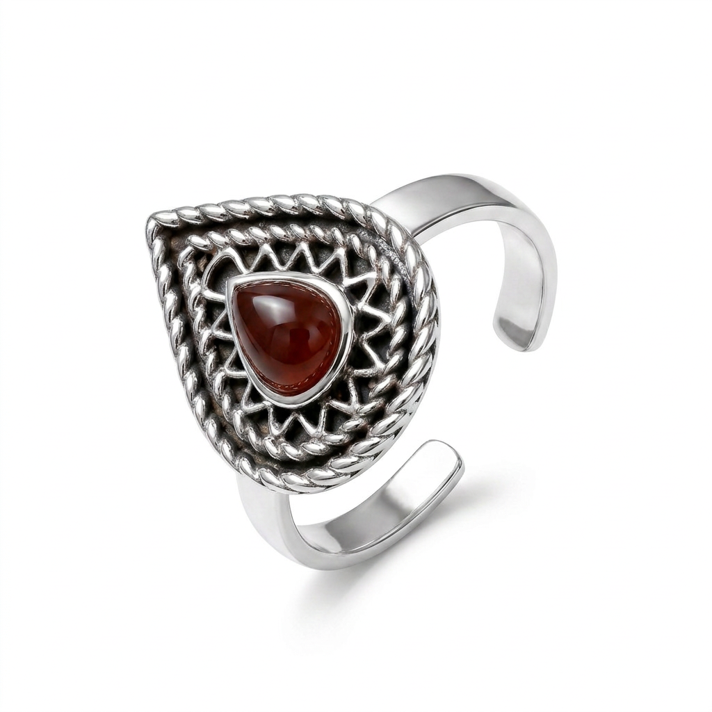 925 Silver Heritage-Inspired Ring with a Teardrop Agate Stone