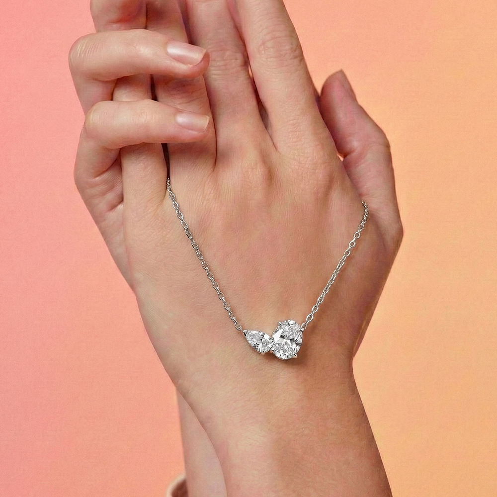 عقد فضة أنيق بفص شفاف مزدوج