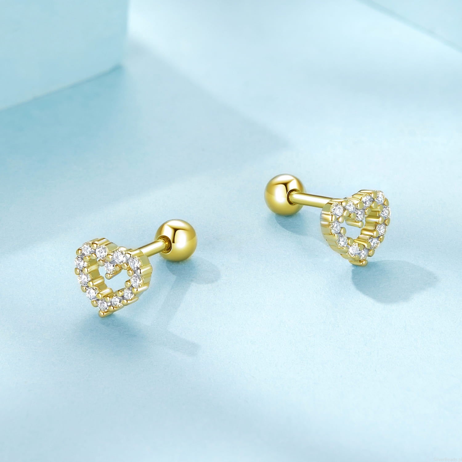 حلق فضة عيار 925 بتصميم قلب مرصع بزركون - مطلي ذهب